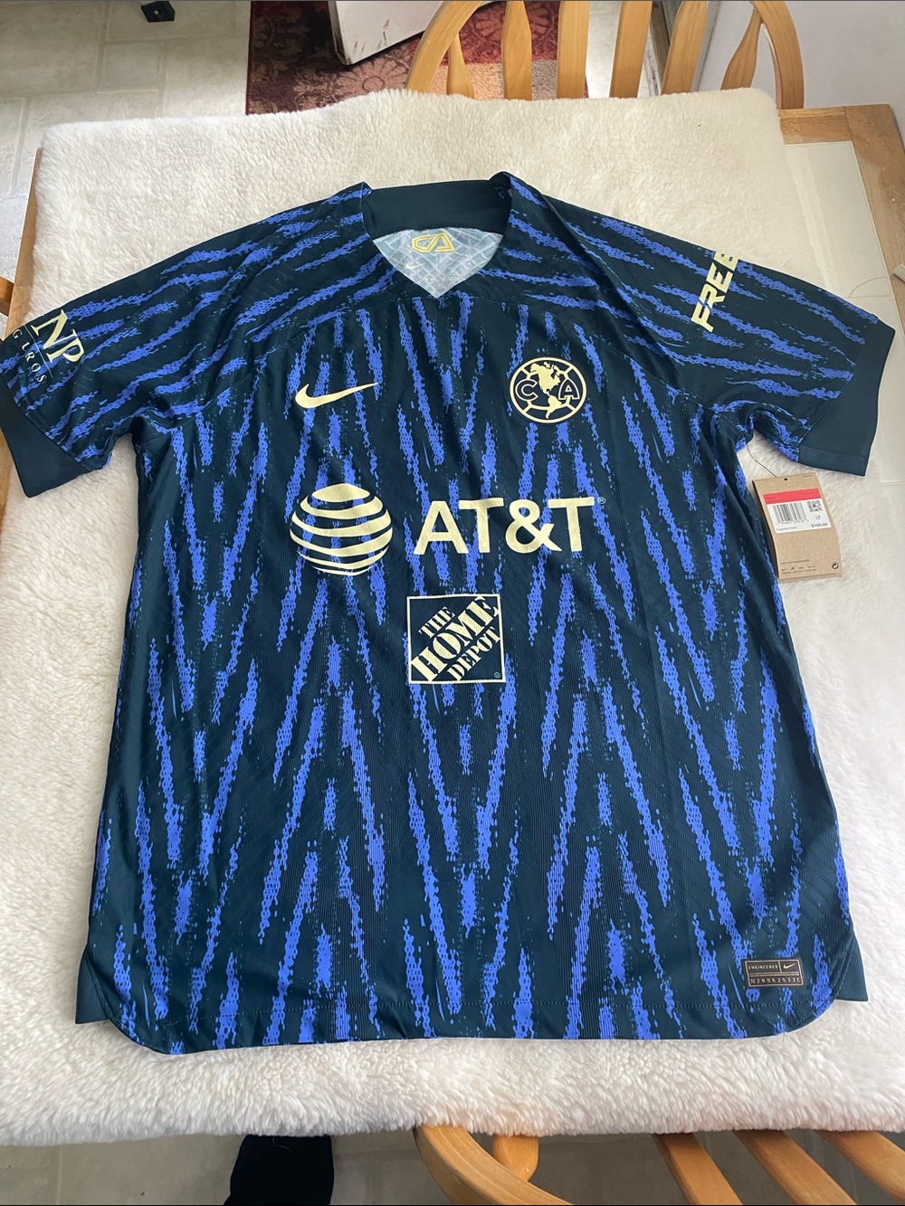 Nike Teal and Bright Blue Abstract Athletic Jersey